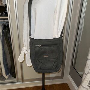 Baggallini Gray Messenger Bag with Adjustable Strap and Structured Design